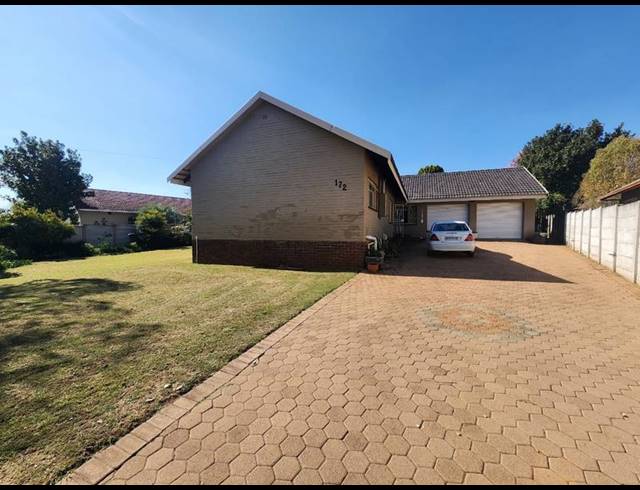 3 BEDROOM HOUSE FOR SALE IN GREENHILLS